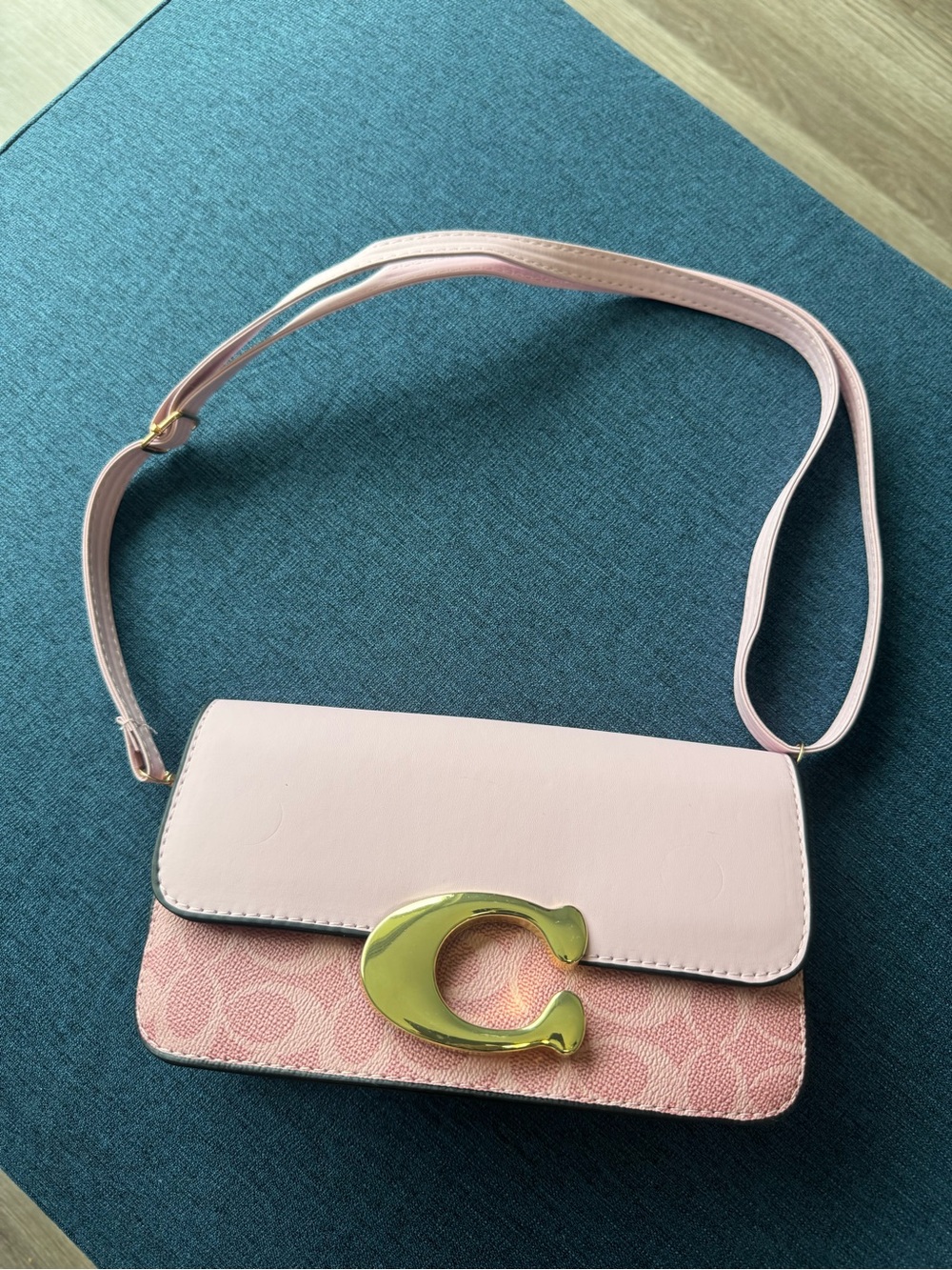 Canvas Signature C Pink Crossbody Bag